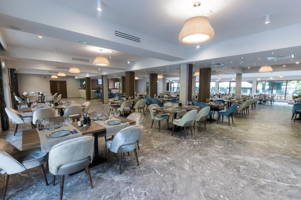 Martinie Nedei Hotel&Spa Transalpina מראה חיצוני תמונה