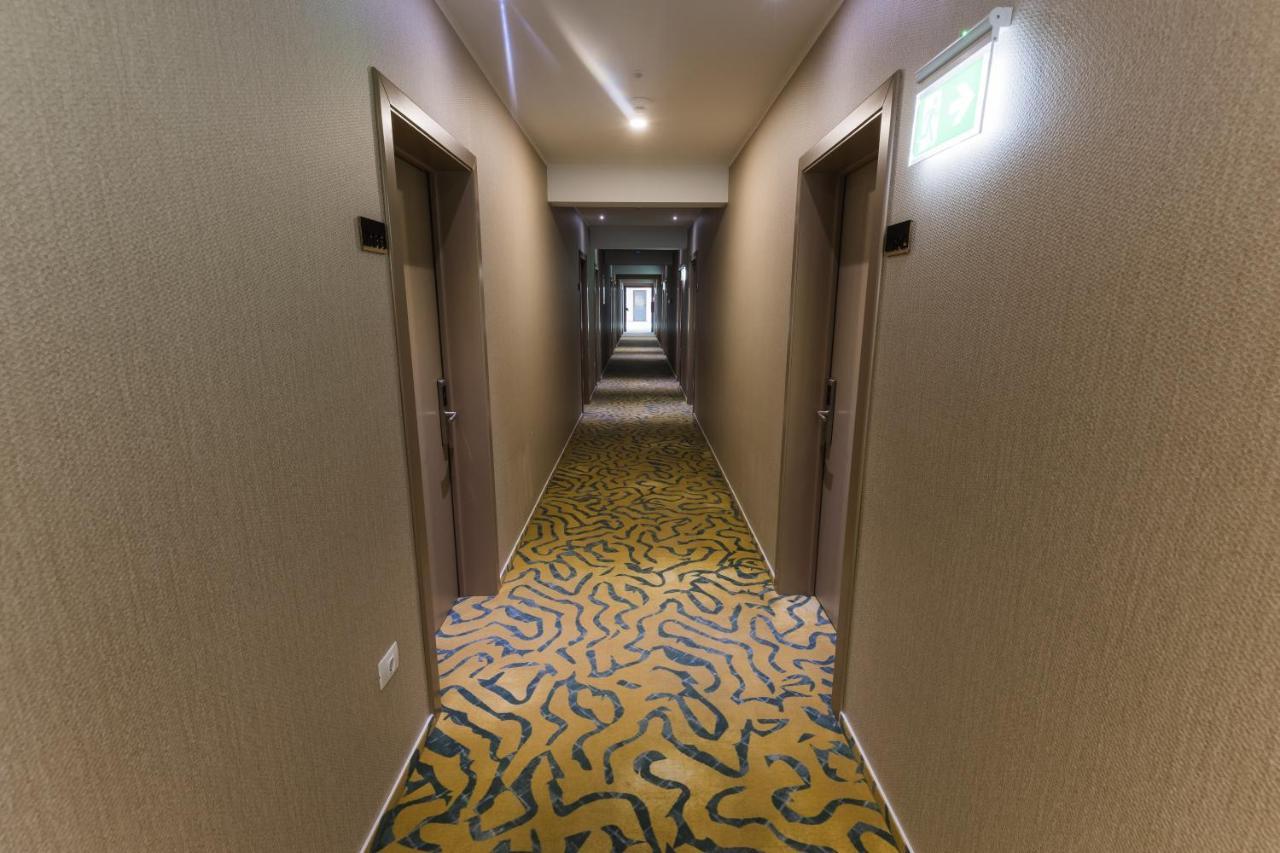Martinie Nedei Hotel&Spa Transalpina מראה חיצוני תמונה