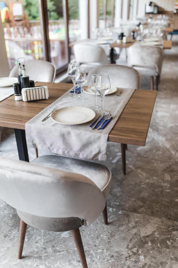 Martinie Nedei Hotel&Spa Transalpina מראה חיצוני תמונה