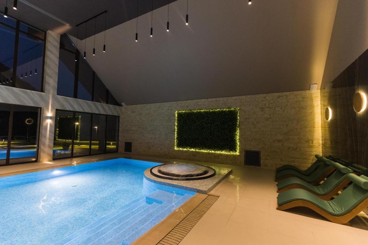 Martinie Nedei Hotel&Spa Transalpina מראה חיצוני תמונה