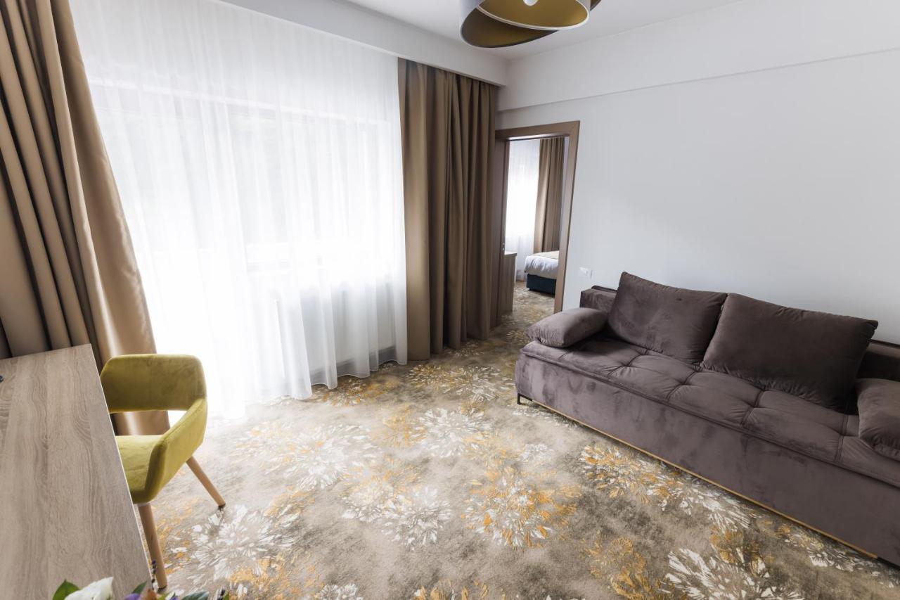 Martinie Nedei Hotel&Spa Transalpina מראה חיצוני תמונה